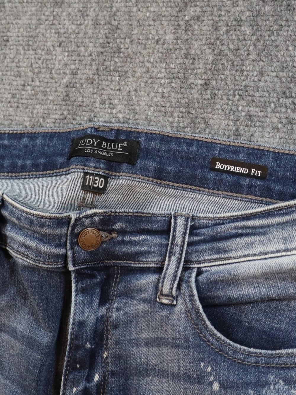 Judy Blue Boyfriend Fit Distressed Jeans Womens 30 Faded Wash Destroyed Denim - Picture 3 of 6